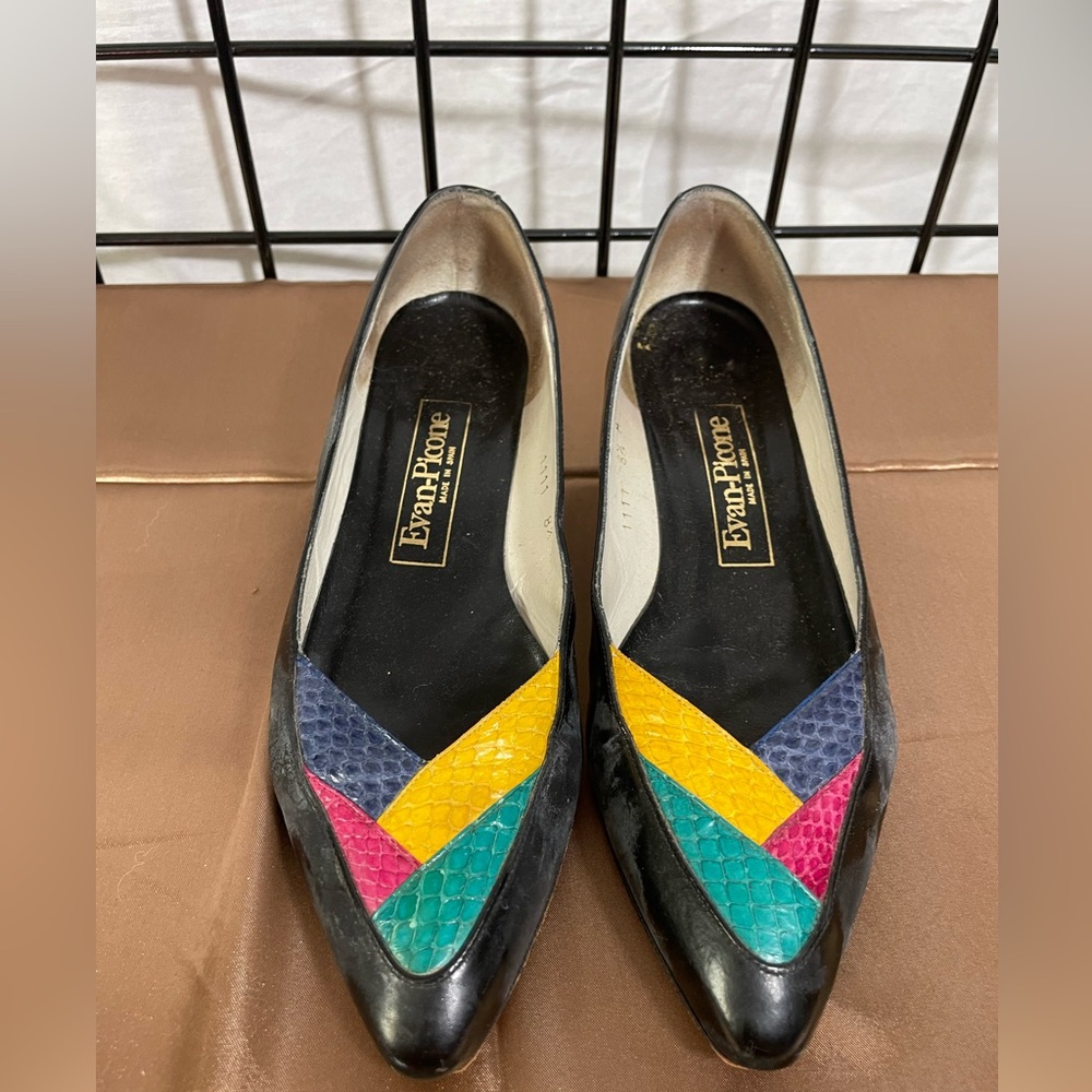 Evan Picone kitten heel leather flats